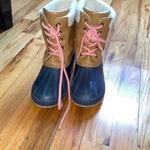 Snow boots size 1 /2 for girl